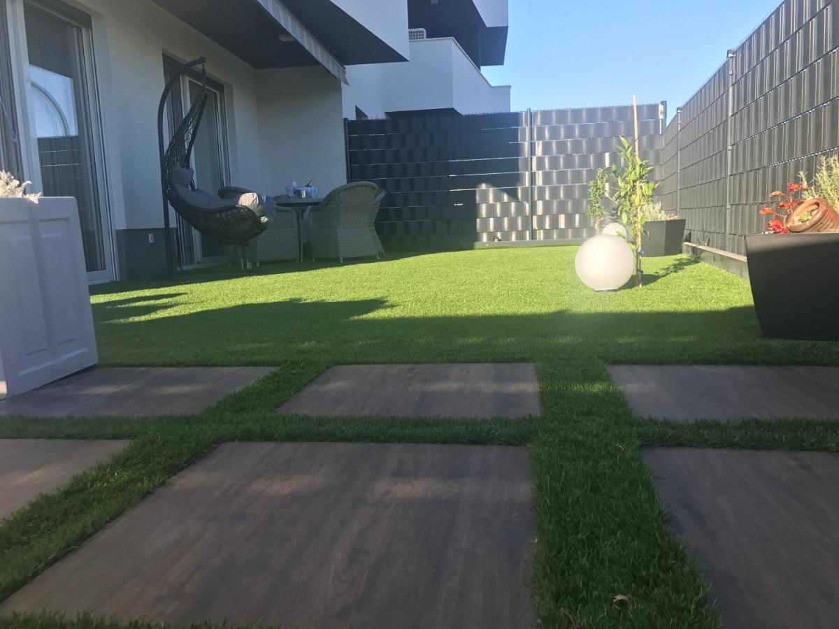 Hedonist-Luxury 2 Bedroom Apartment With Private Hot Tub, Garden And Free Parking Trogir Eksteriør bilde