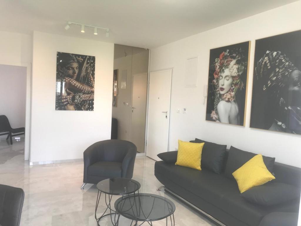 Hedonist-Luxury 2 Bedroom Apartment With Private Hot Tub, Garden And Free Parking Trogir Eksteriør bilde