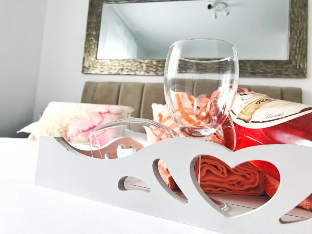 Hedonist-Luxury 2 Bedroom Apartment With Private Hot Tub, Garden And Free Parking Trogir Eksteriør bilde