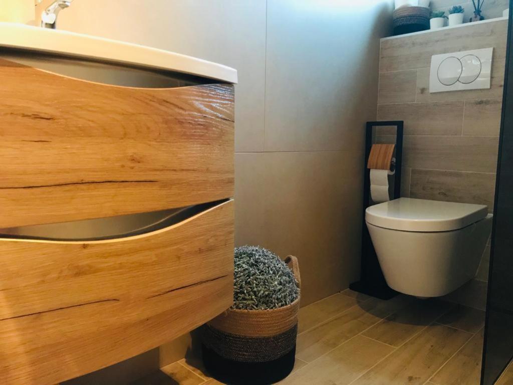 Hedonist-Luxury 2 Bedroom Apartment With Private Hot Tub, Garden And Free Parking Trogir Eksteriør bilde