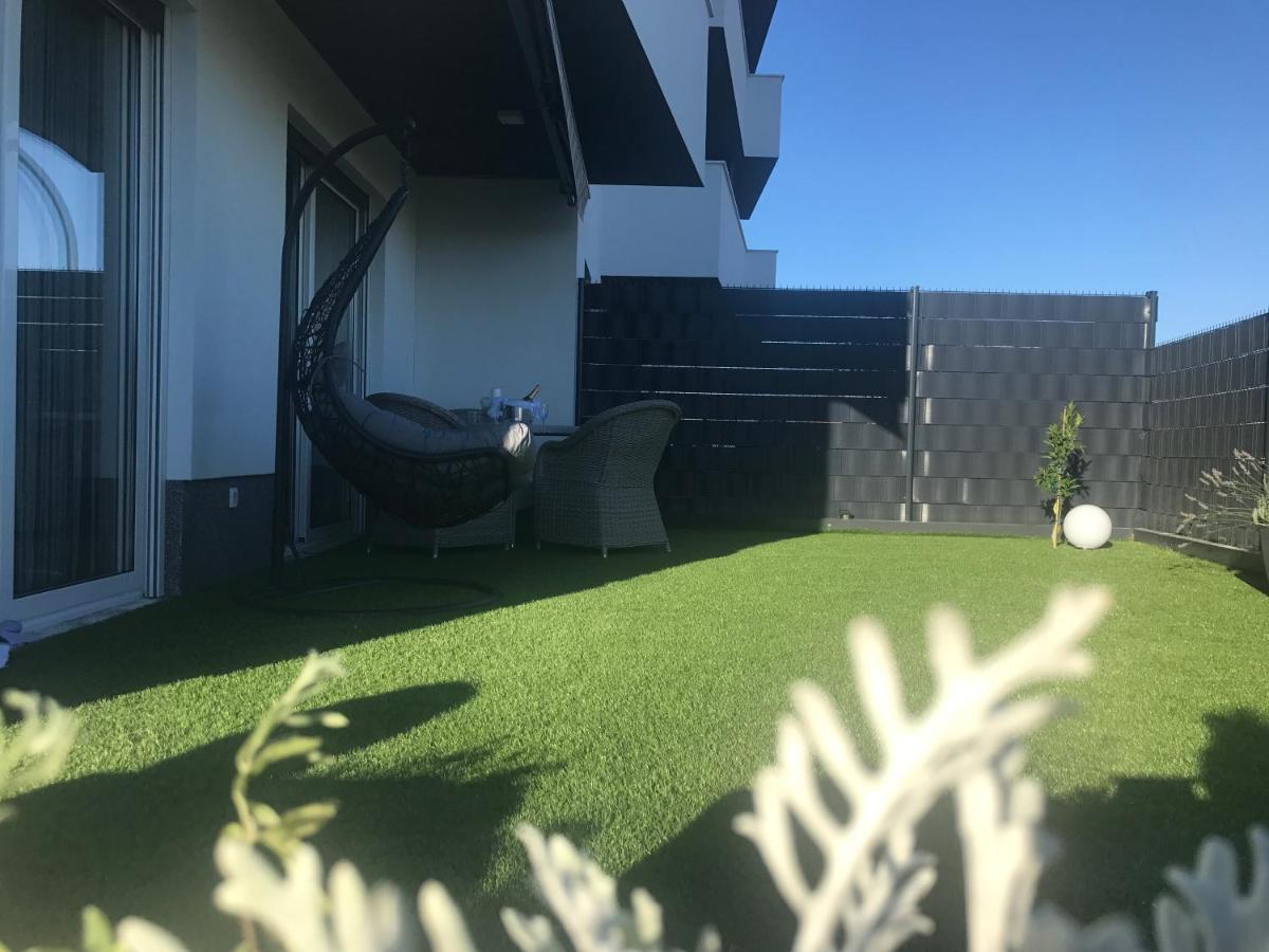 Hedonist-Luxury 2 Bedroom Apartment With Private Hot Tub, Garden And Free Parking Trogir Eksteriør bilde