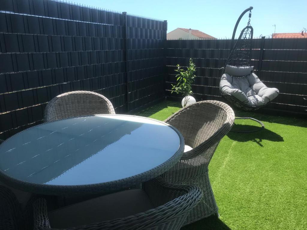 Hedonist-Luxury 2 Bedroom Apartment With Private Hot Tub, Garden And Free Parking Trogir Eksteriør bilde